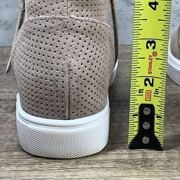 Steve Madden~Women's~” Caliber” Taupe Suede Ankle~Sneakers~Size 8.5M. - Picture 5 of 11